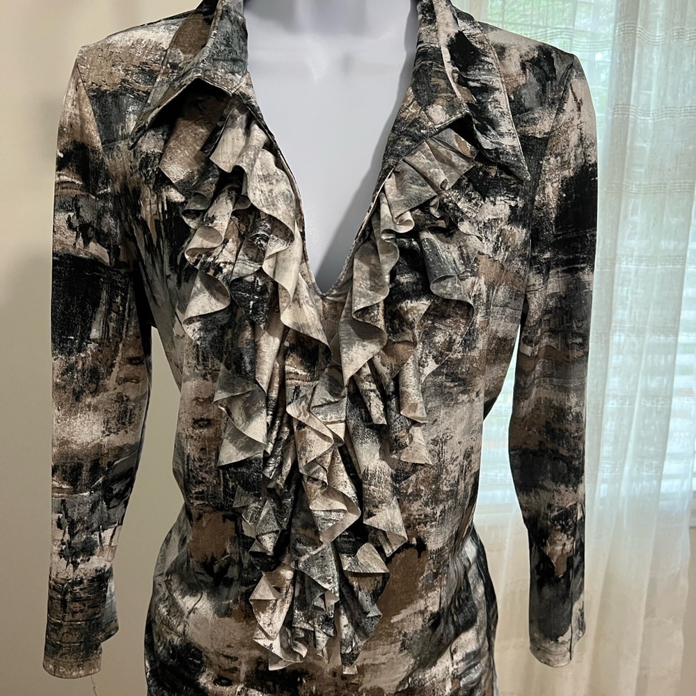Professional long sleeve blouse with ruffles